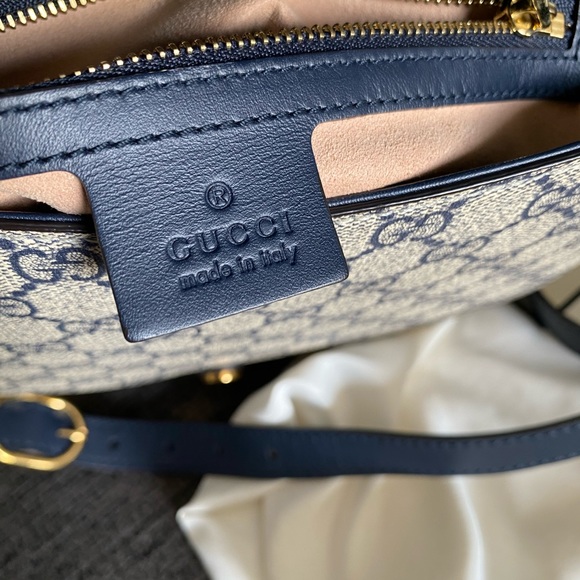 GUCCI GG Supreme Monogram Shoulder Bag - Picture 10 of 15